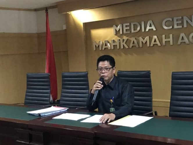 
					Abdullah , Kepala Biro Hukum dan Humas Mahkamah Agung Meninggal Dunia