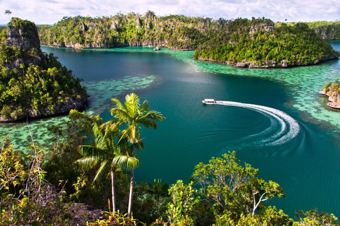 
					5 Destinasi Wisata Menakjubkan di Papua