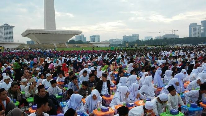 
					Emak-emak kecewa Sandiaga tidak hadir diReuni Aksi 212