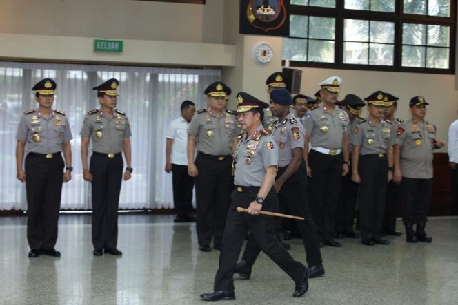 
					Kapolri pimpin upacara kenaikan pangkat perwira