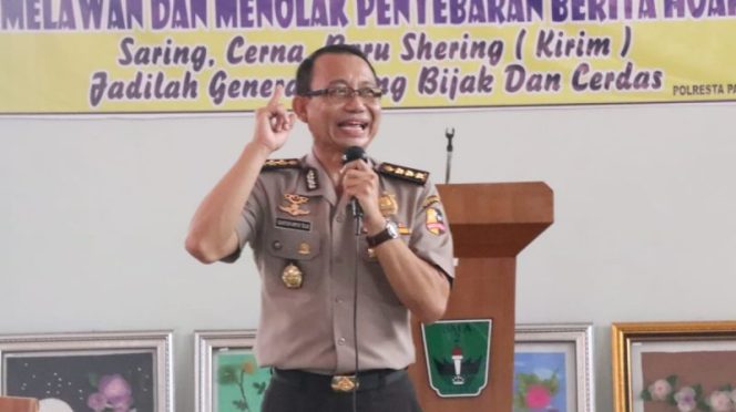 
					Tangkal Hoax ,Polresta Padang rutin sosialisasi ke sekolah