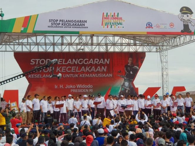 
					Polda Sulbar bagi 25 ribu kupon di MRSF