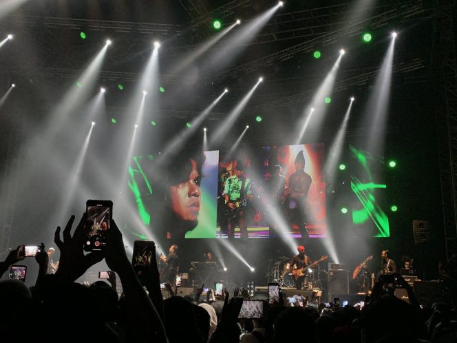
					Tangis anak Ahmad Dhani saat konser Dewa 19