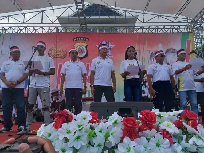 
					65 ribu warga Ambon deklarasi keselamatan berlalu lintas