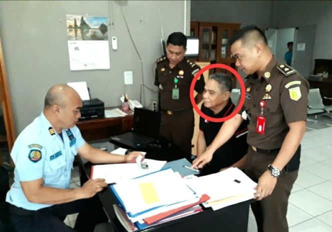 
					Ismuni terpidana kredit fiktif tahun 1996 menyerahkan diri