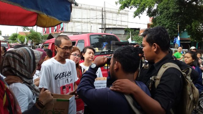 
					Modal sendiri , KPP kampanyekan Jokowi-Amin dari pintu ke pintu