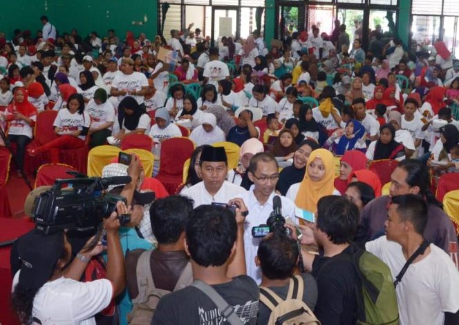 
					KPP dan pedagang pasar galang dana untuk pemenangan Jokowi-Amin