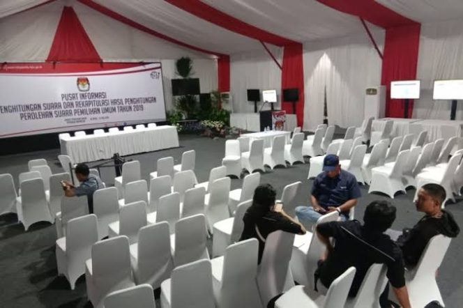 
					KPU resmikan pusat informasi dan rekapitulasi suara