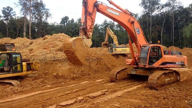 
					Tambang bauksit di Ketapang