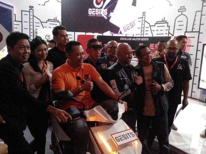 
					Ketua DPR dukung kendaraan listrik di Indonesia