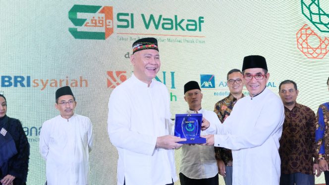 
					BNI Syariah fasilitasi transaksi wakaf dari Syarikat Islam