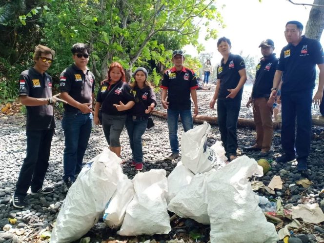 
					Manguni Team123 LOVERS Banua Bitung Giat Peduli Lingkungan