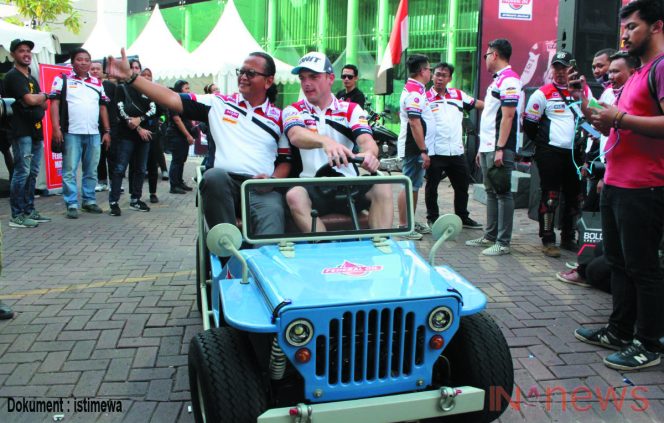 
					Pembalap Dunia Moto 2 Sam Lowes Menemui Penggemarnya di Jakarta