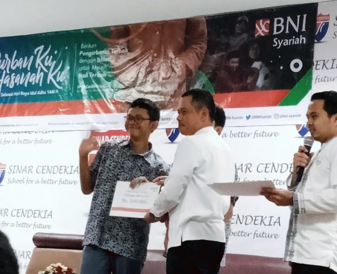 
					BNI Syariah cabang BSD salurkan 6 hewan korban