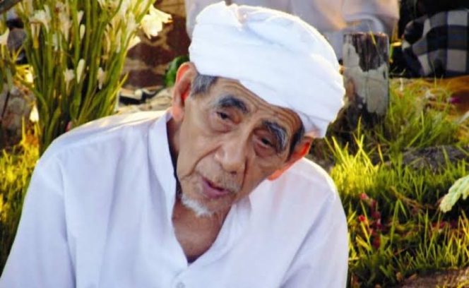 
					Kabar duka, Mbah Maimun Zubair Wafat saat ibadah haji