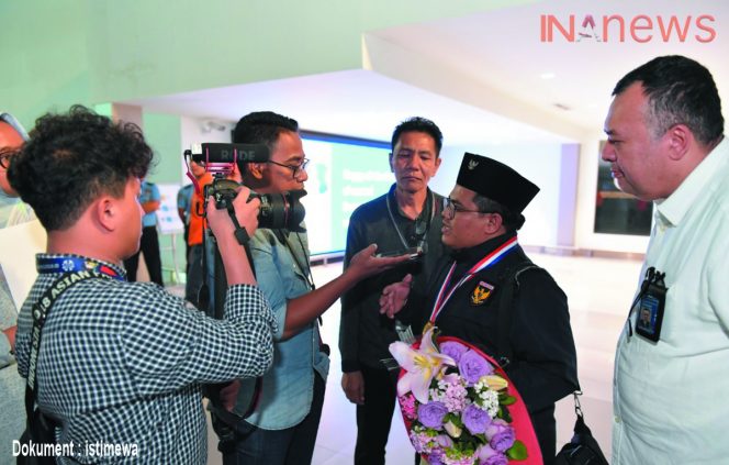 
					Peraih medali emas CSITF minta bertemu Presiden Jokowi