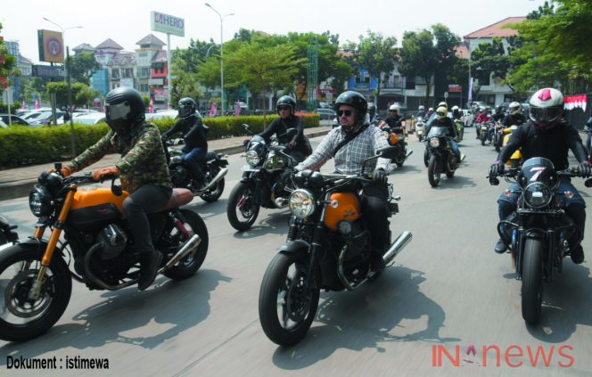 
					Moto Guzzi V85TT menyapa custom bike lewat event SAIME