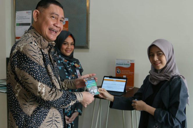 
					Peringati Hari Pelanggan, Direksi BNI Syariah Beri Kejutan ke Nasabah