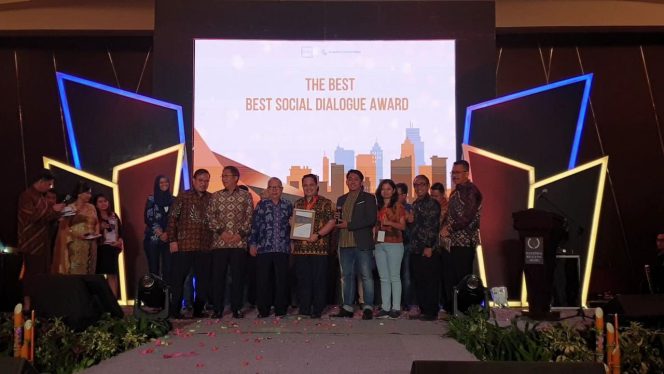 
					FIF Group Raih Penghargaan Industrial Relation Award