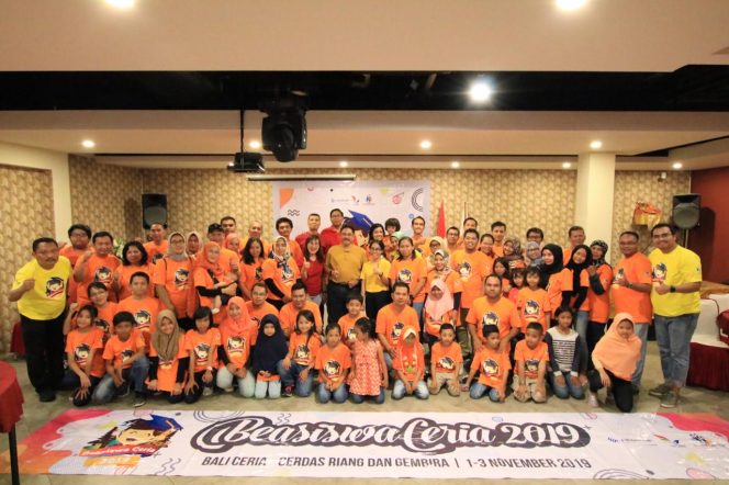 
					FIF GROUP Berikan Beasiswa Kepada Putera-Puteri Karyawan