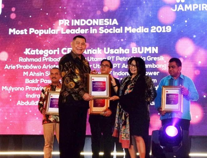 
					BNI Syariah terima penghargaan most popular Socmed