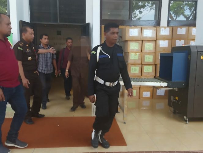 
					Kejaksaan Tinggi Maluku Mengamankan 3 Tersangka  Korupsi Senilai Rp 55 Milyar