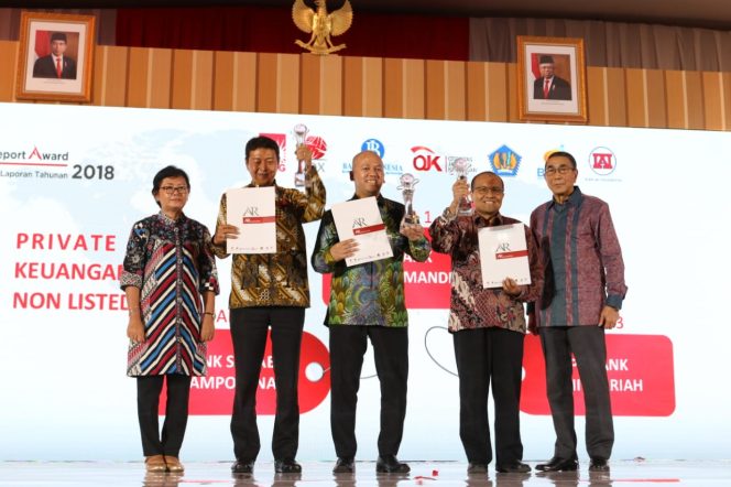 
					BNI Syariah raih penghargaan Annual Report Award di ISEF 2019