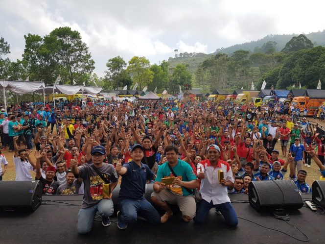 
					Truk Canter Mania Indonesia Community Gelar Jambore Nasional