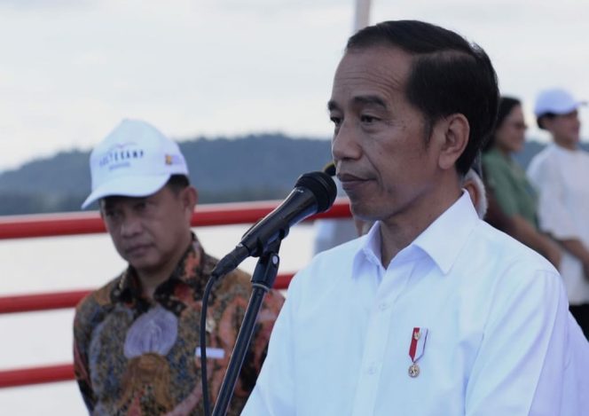 
					Presiden Jokowi di dampingi Mendagri Tito Karnavian