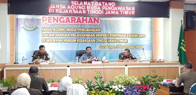 
					Jaksa Agung Muda Pengawasan Lakukan Inspeksi Pimpinan di Jawa Timur