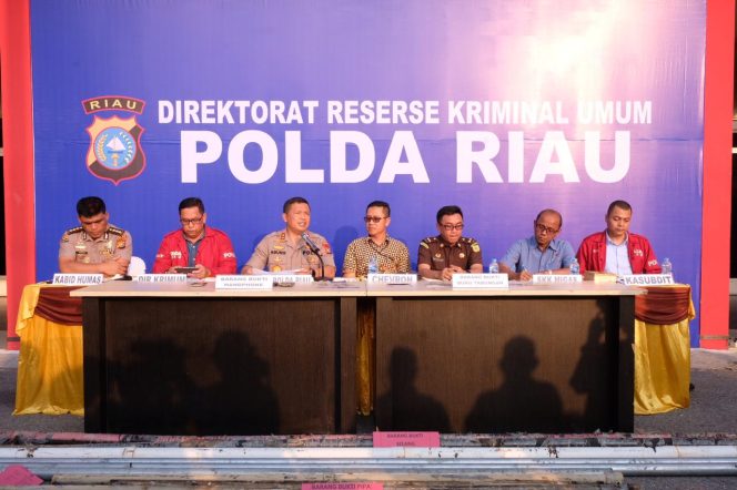 
					Polda Riau Tangkap 5 Tersangka Kasus Pencurian Minyak Mentah