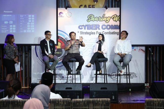 
					Karo Multimedia Divhumas Polri Keynote Speaker Sharing With Cyber Comunnity