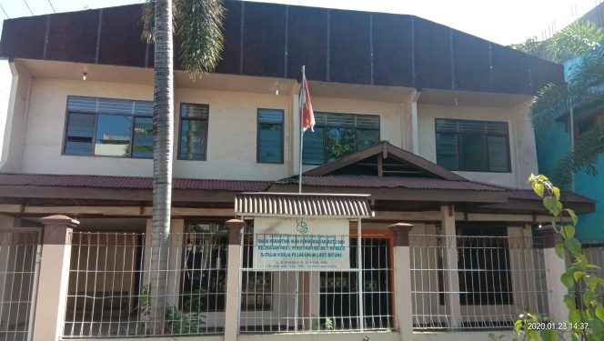 
					Muzaqir Boven Soroti Bendera Merah Putih Usang di Kantor Balai Karantina Ikan Kota Bitung