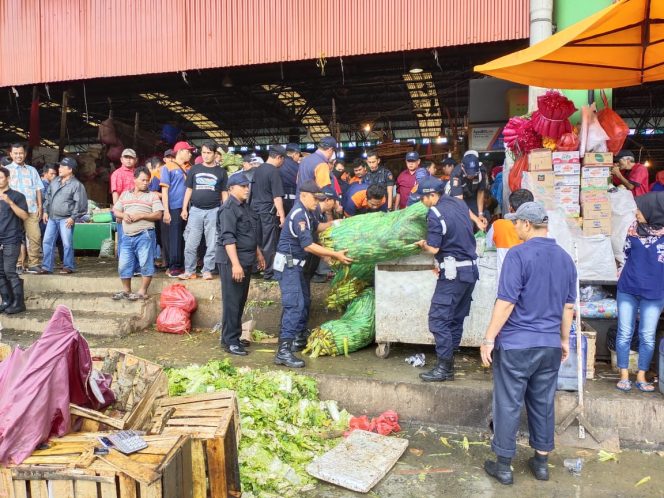 
					UPB Bakal Prioritaskan Tempat Terbaik Untuk PKL Pasar Induk Kramat Jati