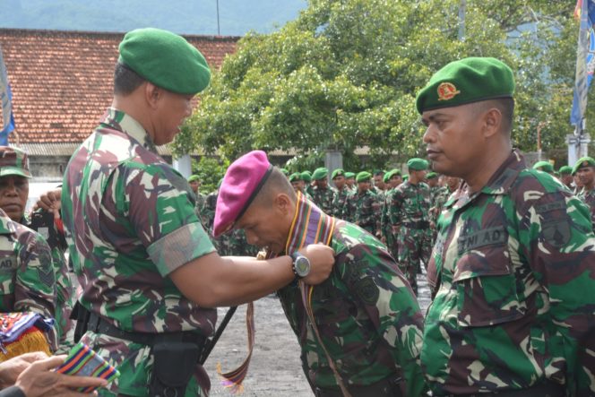 
					Pasukan Satgas Rehab Rekon Zeni TNI Tiba Di Lombok, Korem 162/WB Gelar Upacara Penyambutan