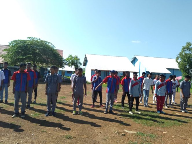 
					98 Siswa-Siswi SMKN 1 Tarano Ikuti Pembinaan Jasmani