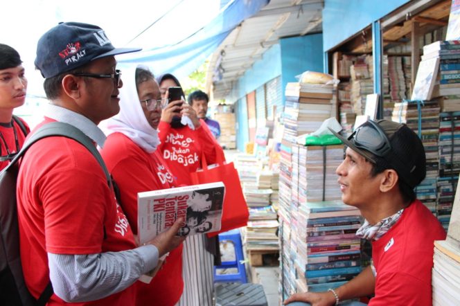 
					Forum Peduli Hak Cipta , Gelar Aksi Ke Pedagang Buku di Pasar Senen