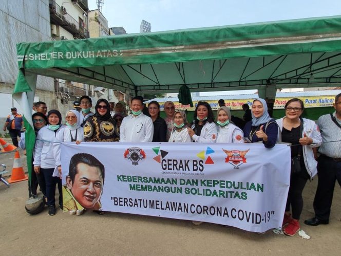 
					Bamsoet Bagikan Masker dan Hand Sanitizer ke Pengemudi Ojek Online