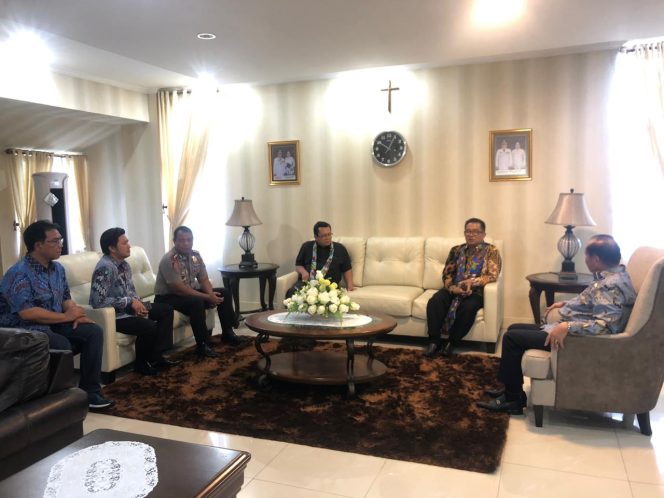 
					Kapolres Bitung Hadiri Pertemuan Dengan Dirjen Otda Kemendagri