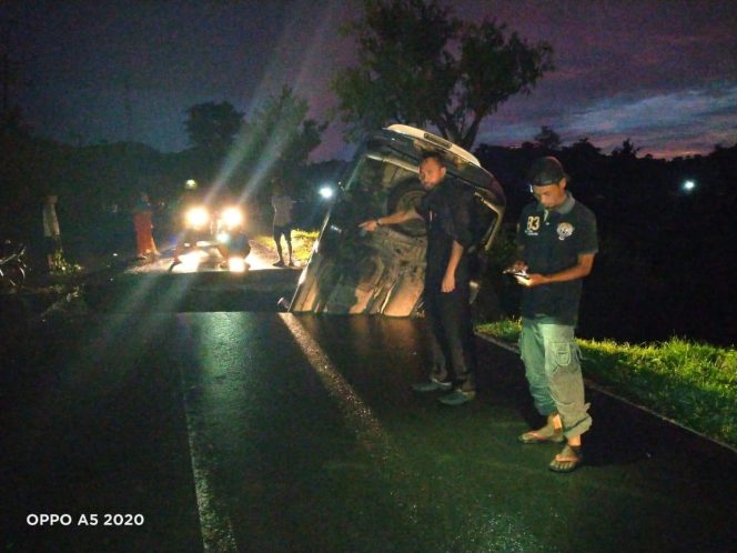 
					Jalan Lintas Kuta-Awang Putus, Gubernur dan Wagub Perintah PUPR Untuk Segera Lakukan Perbaikan