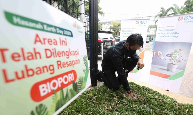 
					Hari Bumi Sedunia, BNI Syariah Realisasikan 1.220 Lubang Resapan Biopori