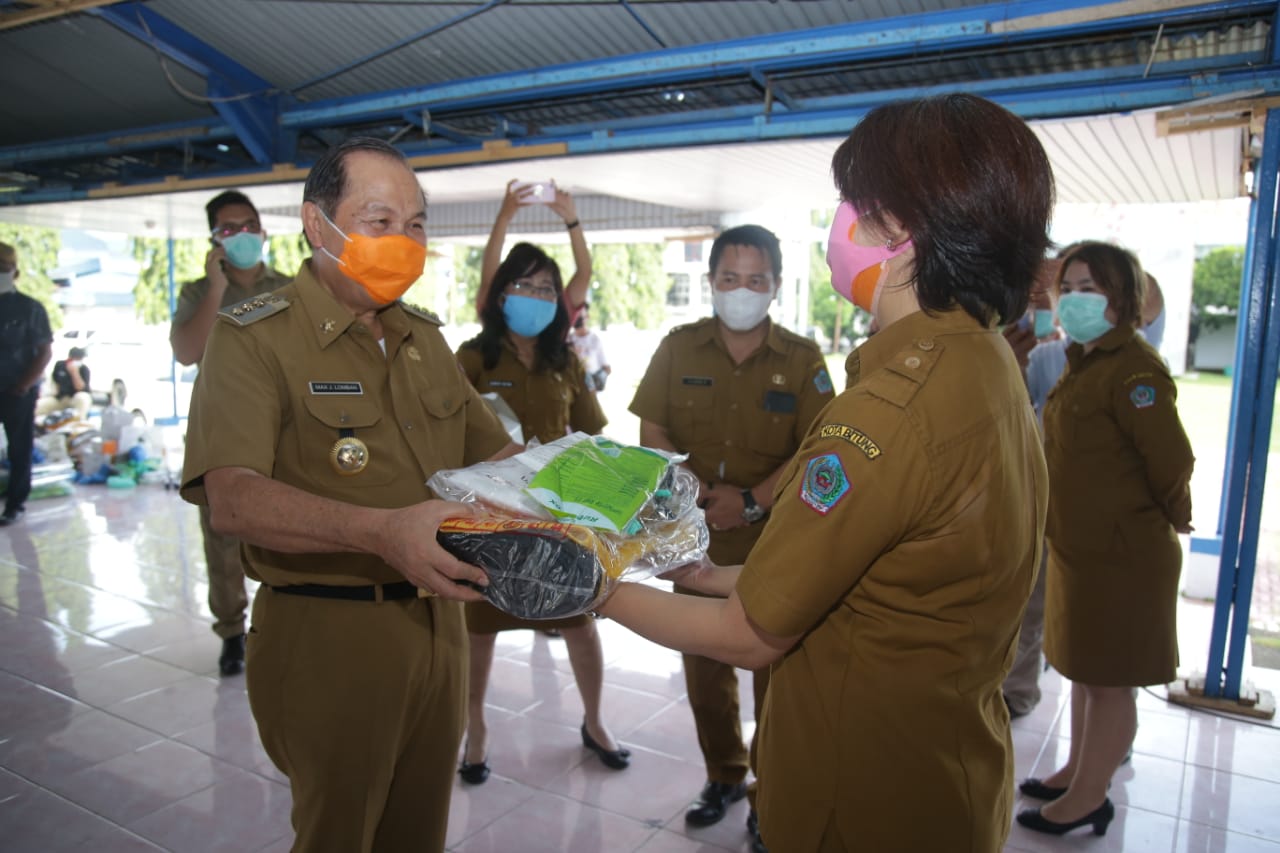 Sebanyak 3.030 APD Tahap 1, Di Salurkan Dinkes Kota Bitung