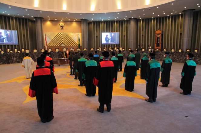 
					20 Ketua Pengadilan Tingkat Banding dan 2 Panitera Muda Mahkamah Agung RI Resmi di Lantik