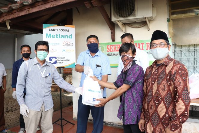 
					Seluruh Mal Milik Metland Bagikan Sembako ke Masyarakat yang Terdampak Covid-19