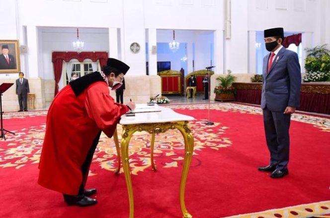 
					Pengucapan Sumpah Syarifuddin Sebagai Ketua Mahkamah Agung