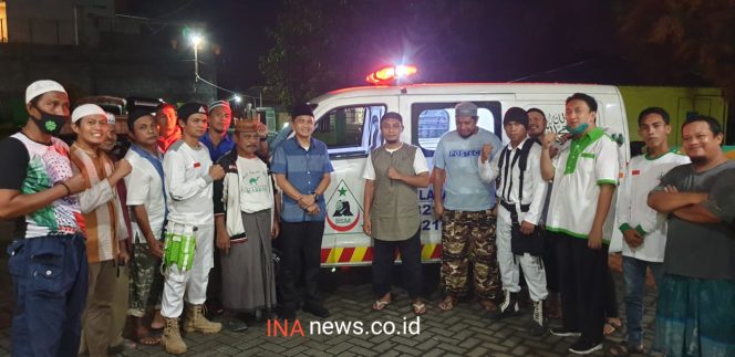 
					H. Ramlan Irfan Menyerahkan Bantuan Mobil Ambulance Ke BSM