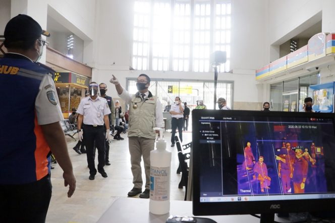 
					Ridwan Kamil Tinjau Kesiapan KAI Hadapi AKB