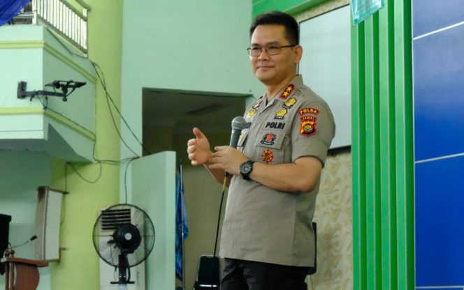 
					Mengenal Lebih dekat Kapolda Jambi Irjen Pol Firman Shatyabudi