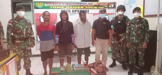
					Satgas Pamtas Raider 300 Amankan Paket Besar Berisi Ganja Dalam Pemeriksaan Kendaraan