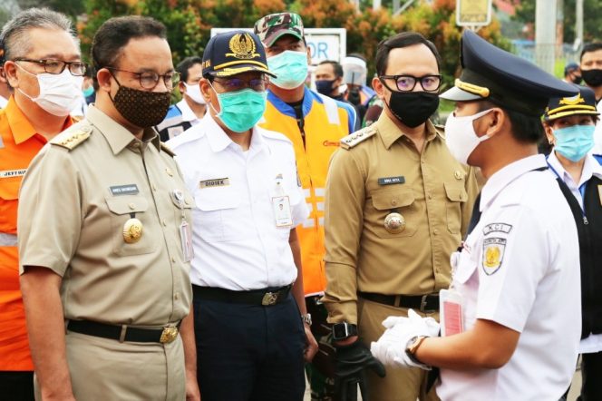 
					Dirut KAI, Gubernur DKI Jakarta, dan Wali Kota Bogor Tinjau Langsung Pelayanan KRL di Stasiun Bogor